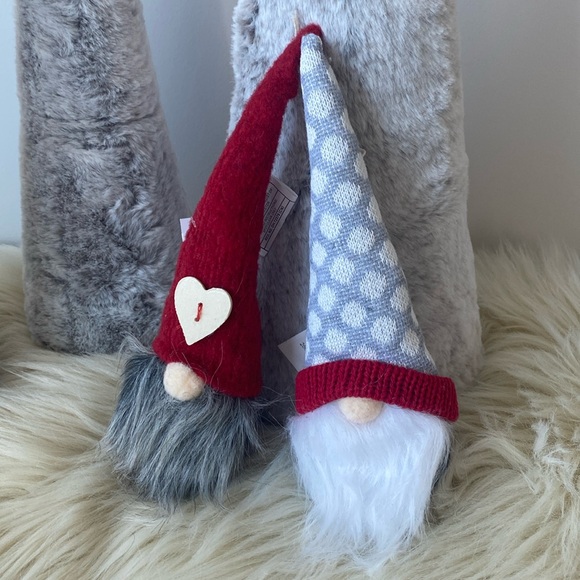 Christmas faux fur trees & Gnomes decors - total of 5 items- New W/ tags